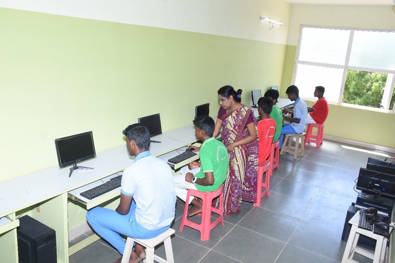 Computer Lab Image 1